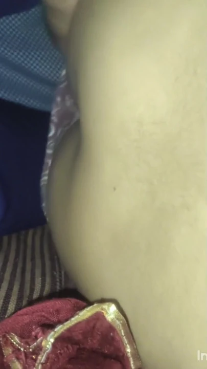 Arkadaşımın karısının göğüslerine evinde bastırdım ve onu sert siktim. | Klip 1