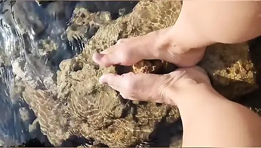 Denizde ayakla mastürbasyon