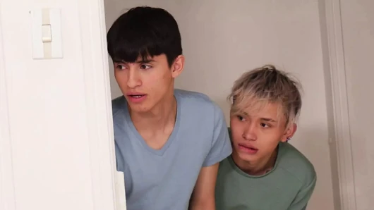 Azgın latin twink oğlan dörtlü sikiş festivali - boyfun