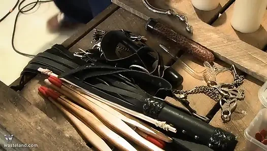 Vyxen Steel BDSM test pilotu