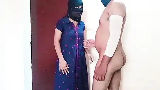 Ateşli Hintli evli kadın hasband'ı ile romantizm yaşıyor