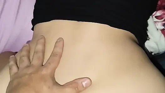EVI TEMIZLEDIKTEN SONRA PINAY ORTA YAŞLı SEKSI HIZMETÇIYI SIKIYOR