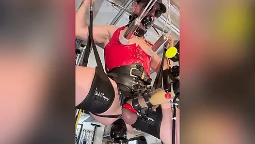 Göt makinesi döl sağıyor büyük yarak büyük pompalanmış meme uçları domuz sürtük fahişe meme ucu ibne