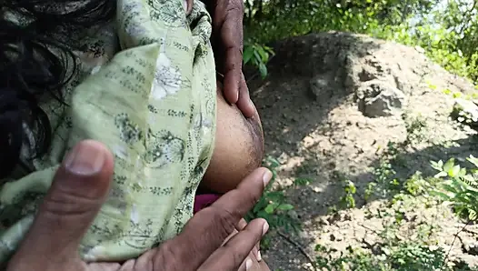 Karanlık ormanda sert sikişiyor