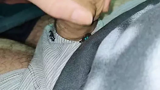 Küçük horoz prensesden handjob alır