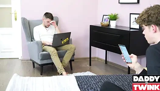 Daddyontwink sevimli twink nick moon dmitry osten tarafından sikiliyor