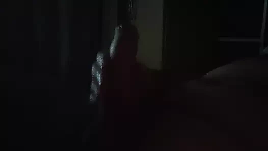 Karanlıkta sessiz mastürbasyon