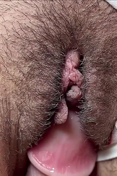 Üvey kardeşin dokunuşu, penis sürtünmesi. Beni deli ediyor!! Evde kimse duymazken
