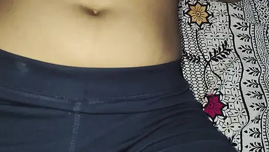 Hintli üniversiteli kızlar azgın amcıklarını ıslatmayı ve sert sert sikiş erkek arkadaşlarını seviyor