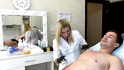 Rus web kamerası modelinin tam epilasyon sırasında ifşaları