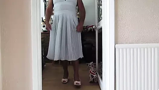 Benim pileli elbise ve naylon slip mastürbasyon