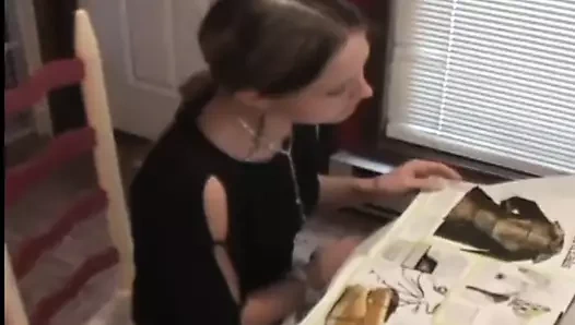 Yardım edemem ama bu küçük mini etekte külotumu göster