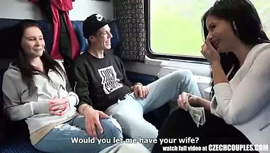 Büyük memeli esmer