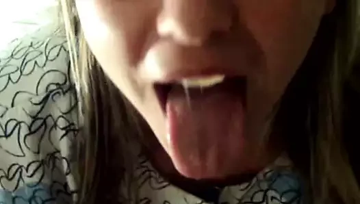 Beni iyi hissettirdikten sonra boşalmamı temizle sonra beni üfle