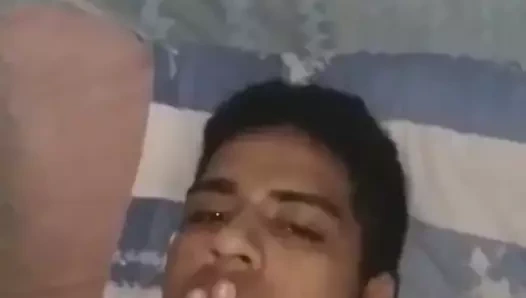 Paja16 hombres muy adicto ala paja se la corre duro