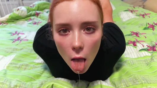 Sınıf arkadaşı sınavdan sonra yüz sikişi ateşli kızıl saçlı ve domalarak sikişiyor