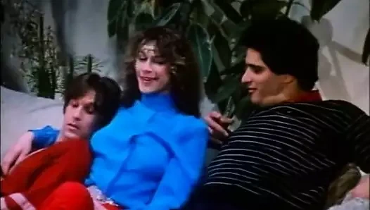 Nostalji otoyolunda sallanıyor