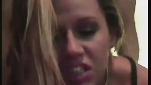 Seksi büyük memeli sarışınla anal sikiş