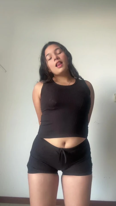 Показываю мои трусики