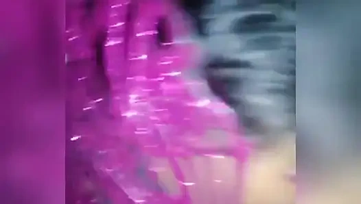 Üvey erkek kardeşim beni aldattı çünkü onunla bir ilişkim vardı ve sonra bu fahişeyi aradım