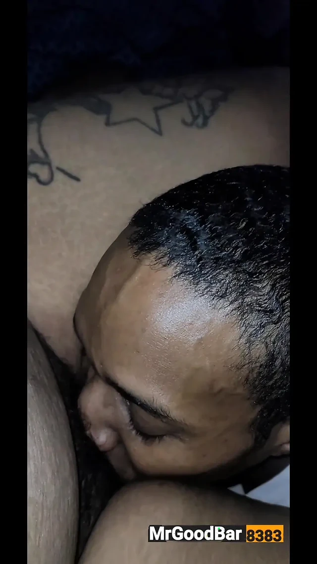 Onu birkaç kez ağzıma boşaltıyor