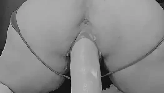 Siyah ve beyaz amcık germe videosu