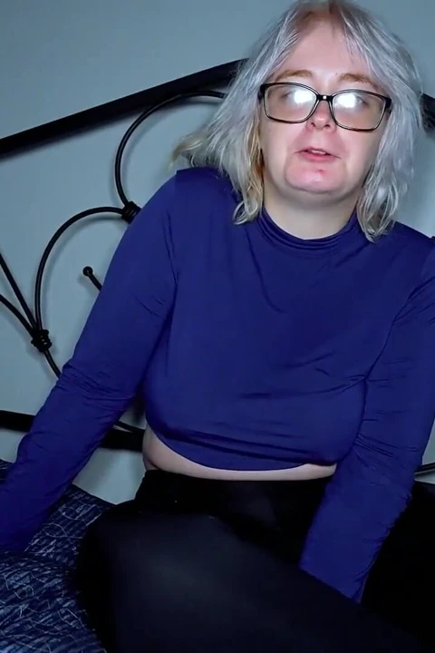 Annie Archer tombul sarışın üniversiteli ıslak göt sikişi derin anal tutku!