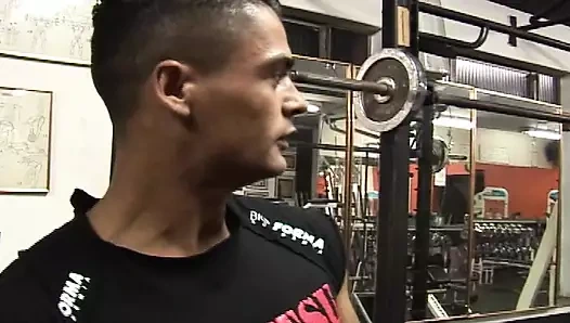 Prezervatifsiz pompalanıyor sahne 3