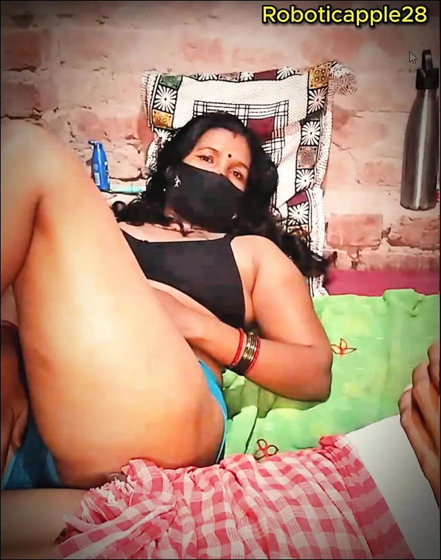 Desi bhavi tam çıplak sikişiyor zengin latin üvey kız kardeşime tüm zengin sütünü götünden verene kadar güzel bir sikişiyorum