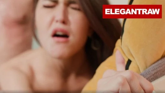 Öğrenci sınav için sert bir hap alır