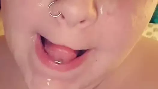 Büyük pis yüz için bu sürtük tek üvey