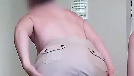 İri göğüsler kulaklarını sıcak tutar!