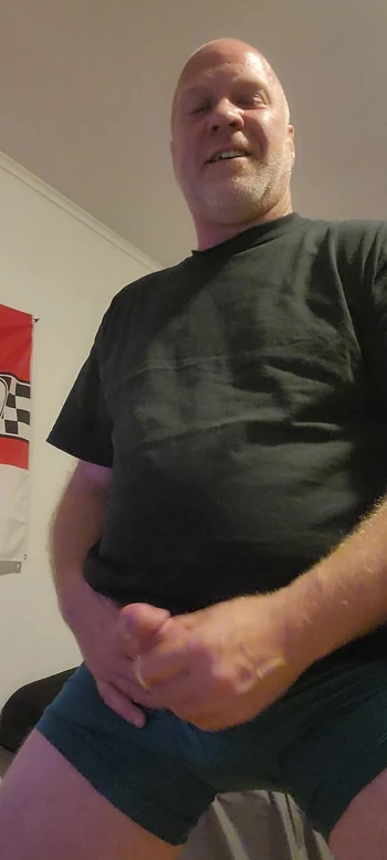 Такая возбужденная, чтобы кончить