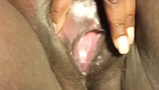 kedimle oynuyorum keşke kedi yiyordum