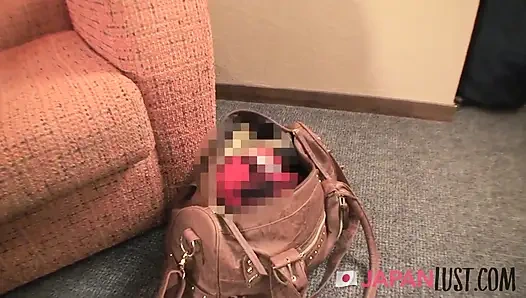 Bu seksi dölleme Japon genç kızın diz yüksek siyah çorapları