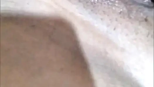 Evli kadın ilk kez dildoyla bitiriyor