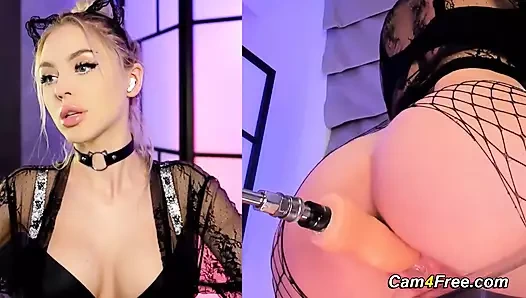 Sikiş makinesiyle sarışın çift kamera görüntüsü