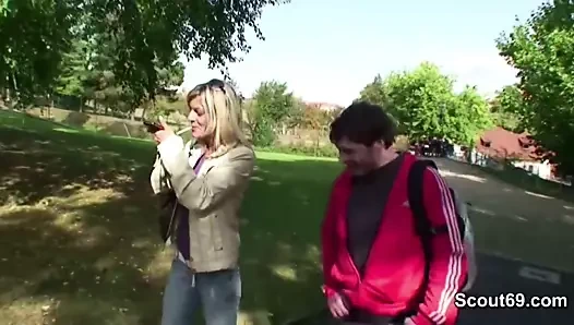 iki erkek ayartmak yabancı kız için sikme içinde park için para