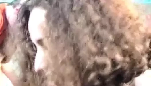 Üç Fransız bayan ve iki dolu yarak iş başında