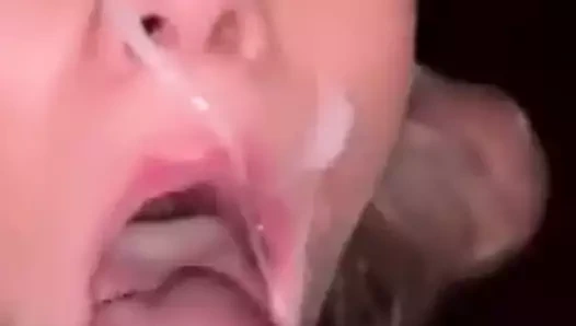 Büyük zenci yüze boşalma