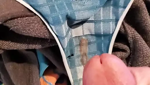 Cum içinde yeğeni tanga