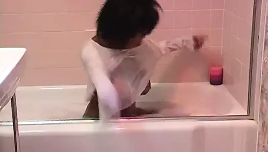 duşta büyük memeler