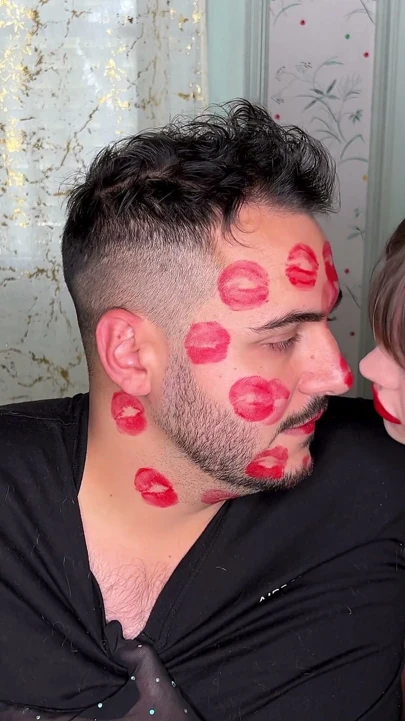 Kırmızı ruj yüz işaretleme 2 keşif videosu