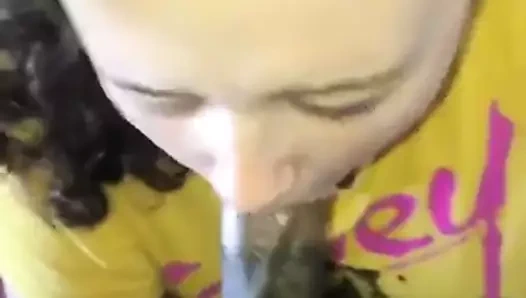 Kız arkadaş büyük zenci emiyor