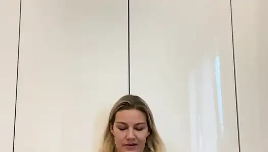 Gel benimle mastürbasyon yapıyor! Gel benimle mastürbasyon yapıyor!