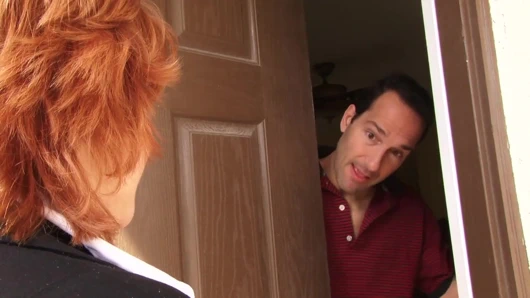 Yaşlı orta yaşlı seksi kadın yaşlı bir domuza amını yalatıyor ve sonra sikiliyor ..