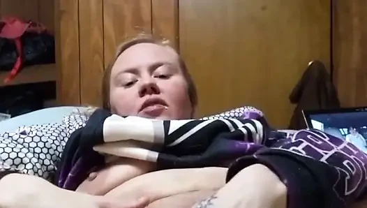 Evli kadın azdırıyor, sikiliyor ve dölleniyor