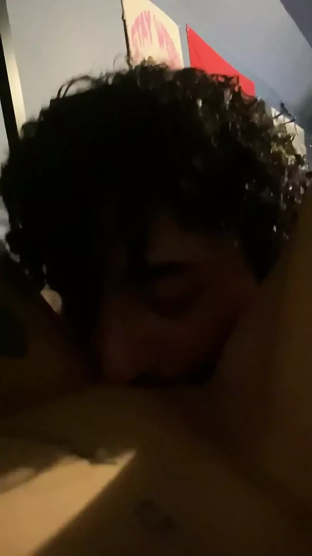 Des'e arkana yaslanıp rahatla dedim - Mack amcık yemeyi seviyor