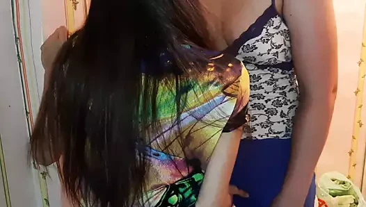 Seks ile ücretli kurye – lezbiyen illüzyon