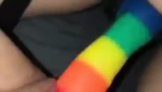 Lezbiyen seven gökkuşağı strapon yapay penis